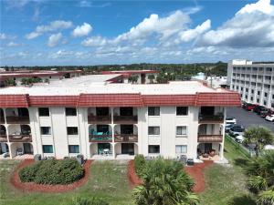 Ocean & Racquet 8315