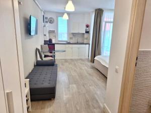 Sunny Central Studio, Parking&Balcony