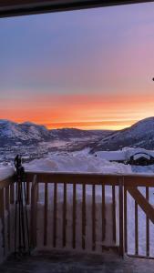 Fantastisk utsikt i Hemsedal med ski in og ski ut
