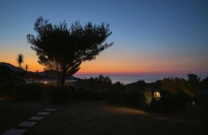 Bleu Azur Cap Esterel, Superbe 2 pièces Vue Mer Cap Estérel Trame large