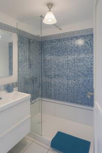 Bleu Azur Cap Esterel, Superbe 2 pièces Vue Mer Cap Estérel Trame large