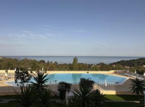 Bleu Azur Cap Esterel, Superbe 2 pièces Vue Mer Cap Estérel Trame large