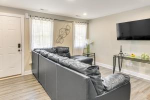 1 Mi to Dtwn Monroe Family-Friendly Duplex!