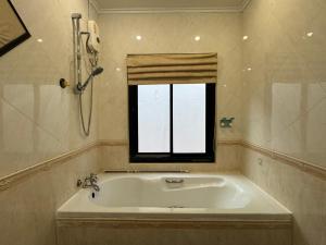 B52 Pool Villa Pattaya