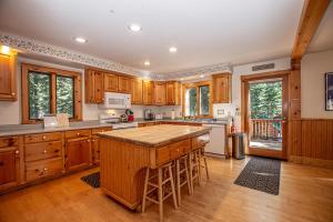 Celtic Lodge By Hauserman Rentals