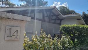 Villas Villa Tre les Pins, 7 chambres, a 100m du LAC DE LACANAU : photos des chambres