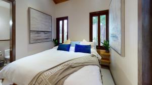 Millionaires Row Beachfront Luxury Retreat