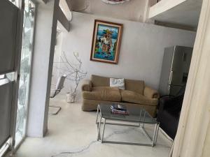 Casa sola con alberca y vista al lago