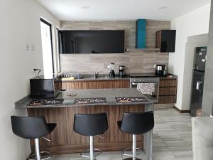 CASA MODERNA y SEMINUEVA EN RESIDENCIAL PRIVADO y TRANQUILO