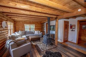 Little Bear Cabin By Hauserman Rentals - 3hvězdičkové hotely ve městě Tahoe Vista