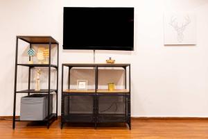 201 Nice Cozy AC Apt City Center Rooftop AC