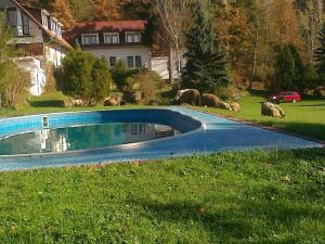 Townhouse in Bechyn with Private Pool