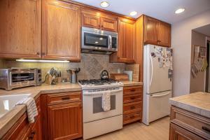 Lake Forest Glen # 114 By Hauserman Rentals