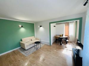 Golfe-Juan Gem, Pool & Beach