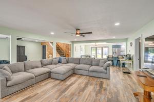 Indoor Hot Tub Large Family Haven on Sylvan Lake