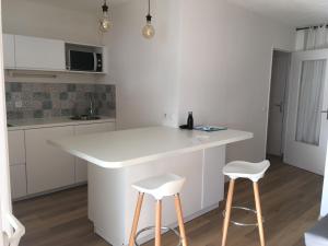 Studio Fréjus-Plage, 400m de la mer, piscine