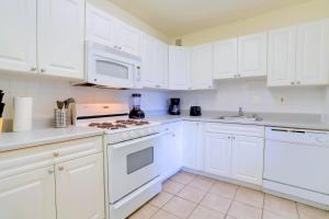 Stylish Crystal City Flat - Pool & Fitness