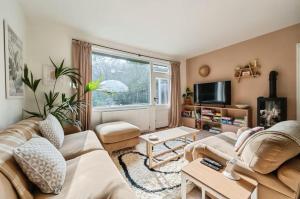 The Shades - Bliss In The Heart of Windermere