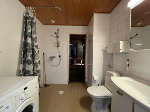 Peaceful Seaside Home - Sauna, Balcony, Wi-Fi