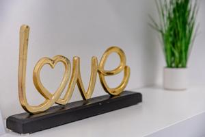 Margaret Ave 26 Stylish Studio AC Smart TV