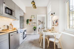 Pastel Dream 3BR Central Gem Artful Spacious