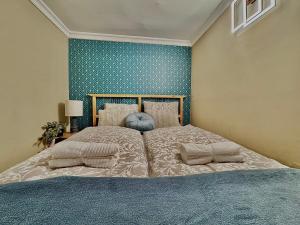 Central Blue Retreat