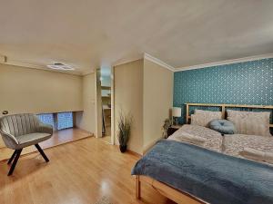 Central Blue Retreat