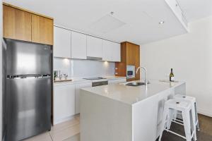 Elston Apartments - QStay