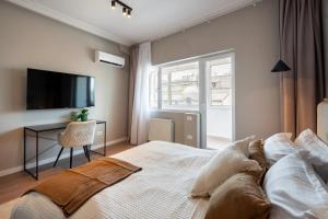 Top-Floor Regina Elisabeta 2BR - Brand-New Flat with Views of Cismigiu Park