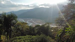 Cabaña Panorama Vista al cañón del Rio Guatiquia