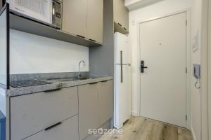 Studio c varanda a 450m do metrô – ENP0607