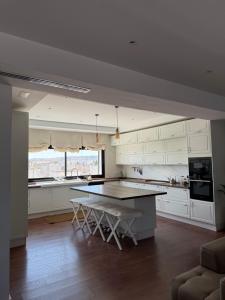 High standing villa floor close to the airport with shuttle