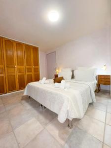 Maisons d'hotes Gite 1 a 6 personnes Rez de jardin de la villa piscine jacuzzi sauna Fitness a partager : photos des chambres