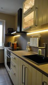 MgTels Apartman - with private parking