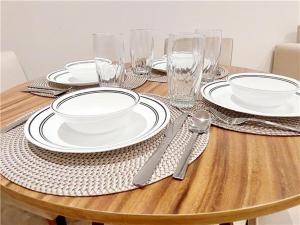 Serenada Boutique Condo Near 5th Ave