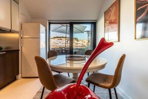 Duplex with Terrace, Comfort in Downtown Lisboa