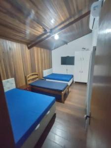 Piscina aquecida, 3 dorms ar condicionado, Cervejeira e Bilhar, a 500 metros do Mar