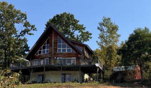 Stunning Lake Views Wine Country