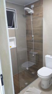 Piscina aquecida, 3 dorms ar condicionado, Cervejeira e Bilhar, a 500 metros do Mar