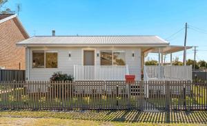 Bayswater Beach House 1 by Experience Jervis Bay - Ubytování bez kategorie ve městě Vincentia