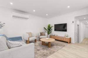 Bayswater Beach House 1 by Experience Jervis Bay