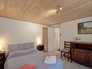 Maisons de vacances Gite 110m²: 3 ch, terrasse, jardin, animaux acceptes, wifi, charges incluses, draps fournis - FR-1-496-248 : photos des chambres