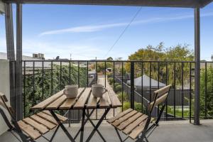 3-Bed Campbelltown Stay with Private Balcony