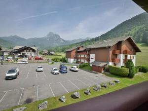 Appartement au pied des pistes à Bernex avec balcon et parking - FR-1-498-117