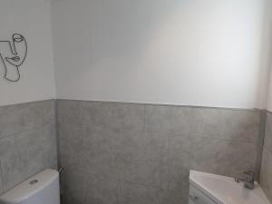 Maisons de vacances Gite Renove a Damvillers, Ideal pour Sejour en Meuse - FR-1-585-184 : photos des chambres