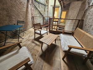 Maisons de vacances Maison de ville renovee avec garage privatif a Epinal - FR-1-589-834 : photos des chambres