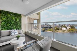 Sweet - 1Bed-1Bath-1Car-VIEWS - CBD