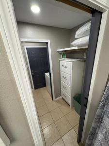 1 BR 1 Bath Airport SpaceX LNG WashDry Yard Patio Pets