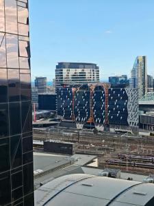 2BR City Escape-Stunning Views-Walk to Everything