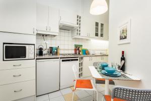 Peaceful Palace Apartment